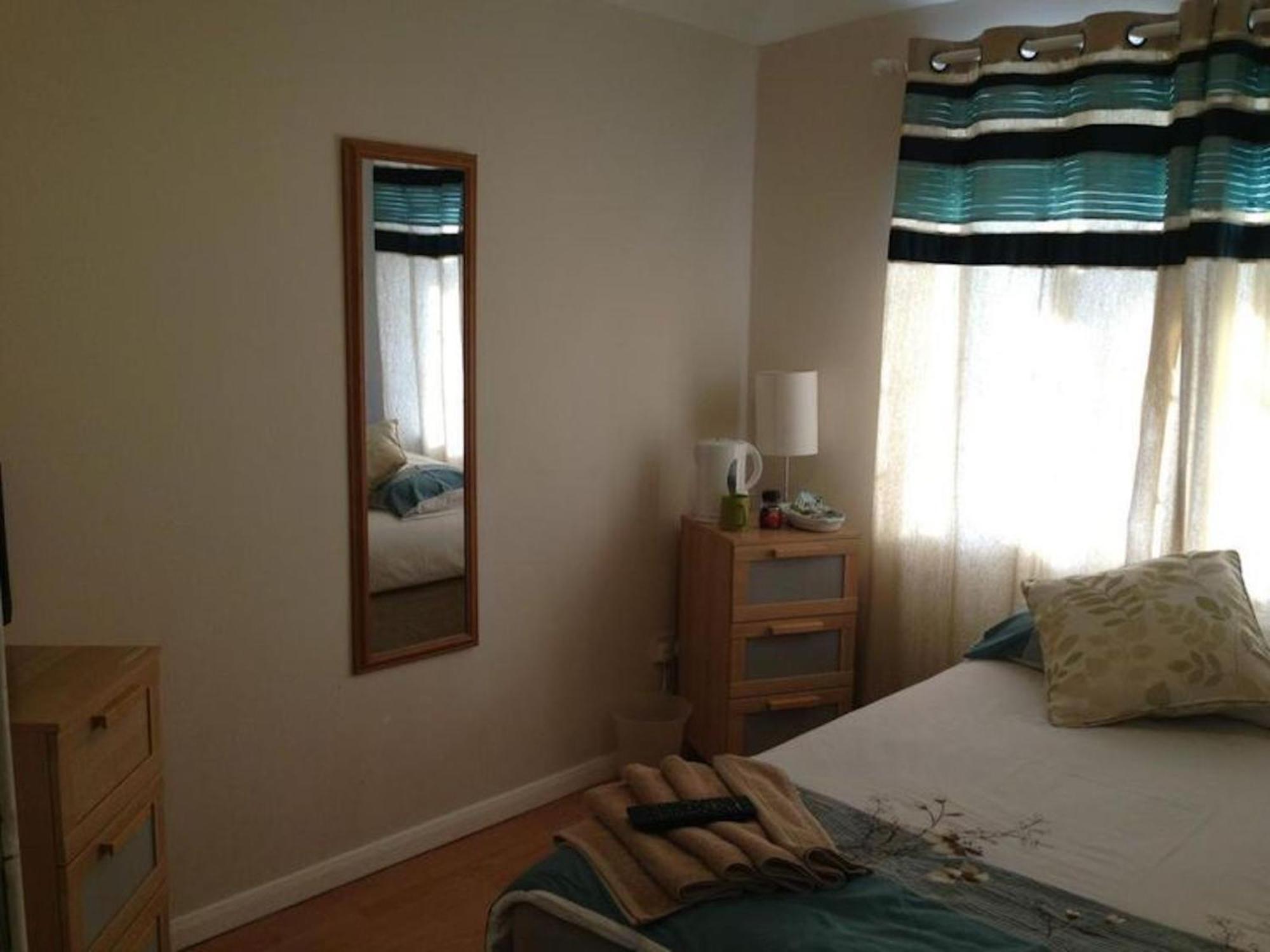 הייז Room In Guest Room - Comfortable Family Room With Tv, Free Fast Wifi, Sleeps 4 With 1 Bunk Bed מראה חיצוני תמונה