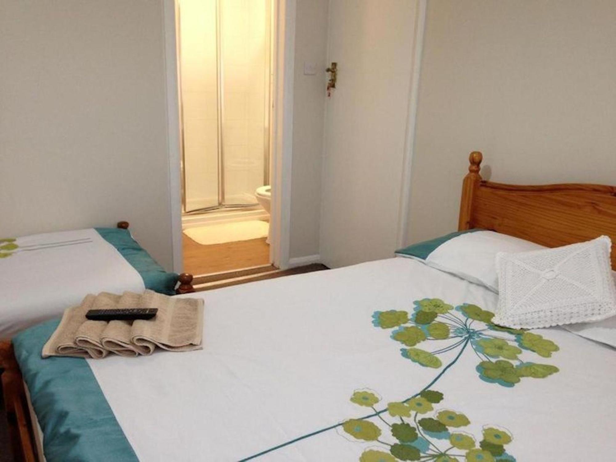 הייז Room In Guest Room - Comfortable Family Room With Tv, Free Fast Wifi, Sleeps 4 With 1 Bunk Bed מראה חיצוני תמונה